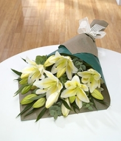 Simply Lilies Gift Wrap